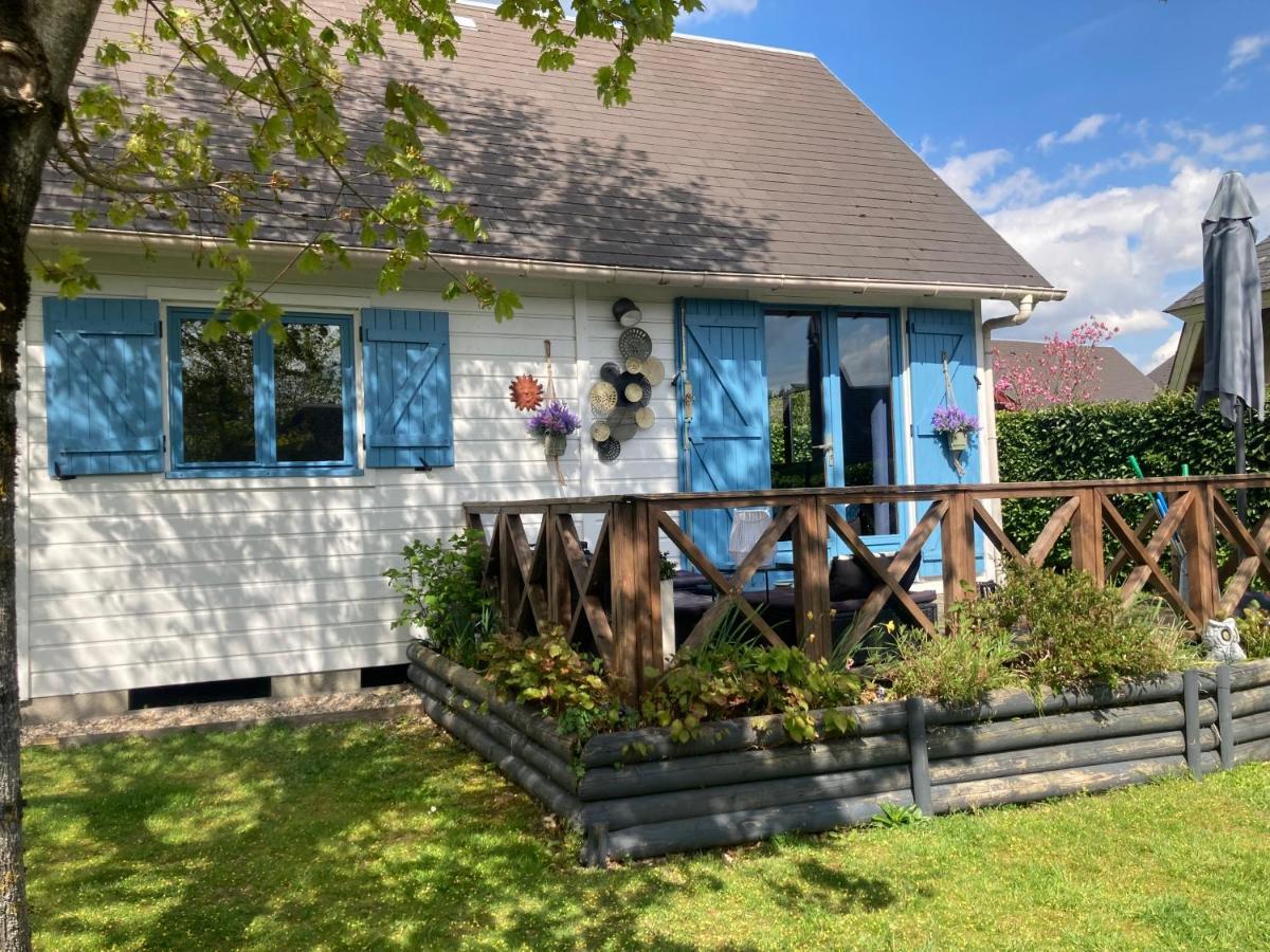 Gite Chalet Bleu Soleil Saint-Benoit-d'Hebertot ภายนอก รูปภาพ